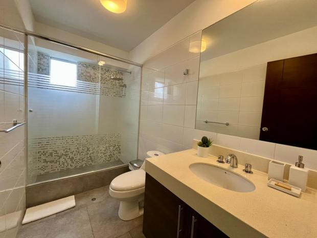 Élégant duplex 1 chambre à Miraflores avec fenêtres insonorisées à vendre