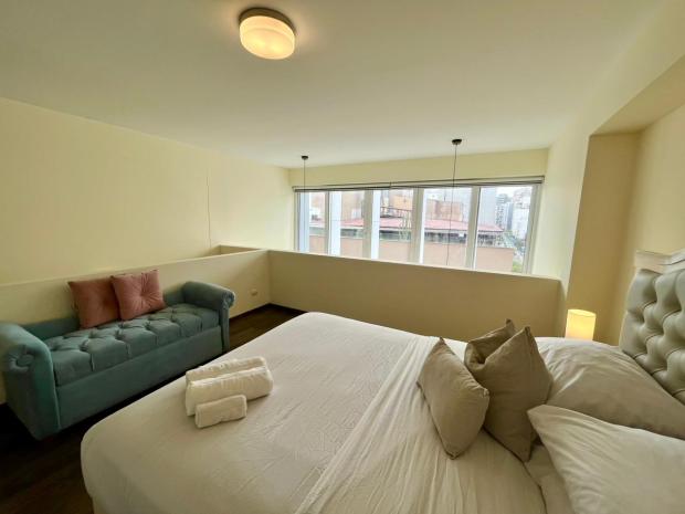 Élégant duplex 1 chambre à Miraflores avec fenêtres insonorisées à vendre