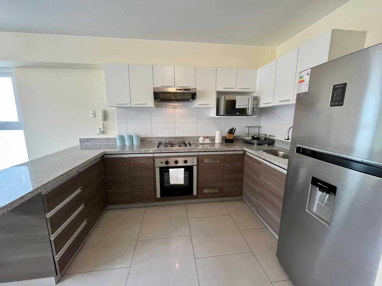 ELEGANTE DUPLEX 1HAB EN MIRAFLORES CON VENTANAS CONTRA RUIDO EN VENTA