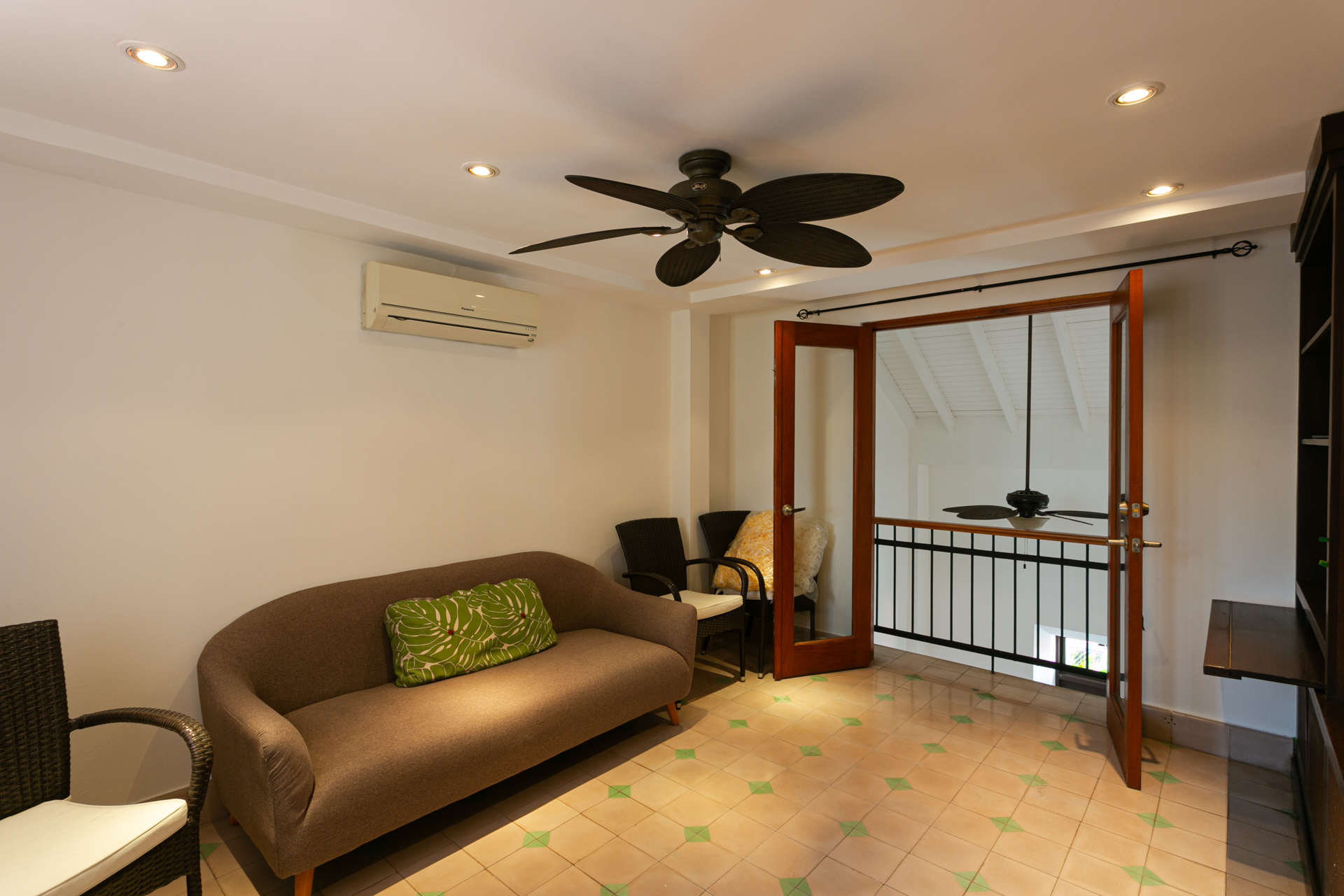 PH CUATRO CASAS, IN CASCO VIEJO, 3 LEVELS, SPECTACULAR TERRACE, PANAMA.