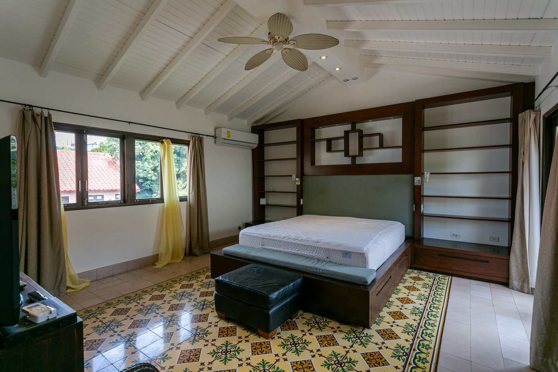 PH CUATRO CASAS, IN CASCO VIEJO, 3 LEVELS, SPECTACULAR TERRACE, PANAMA.