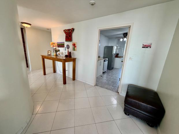 Appartement de 3 Chambres avec Vue sur la Baie à Louer PH La Ensenada