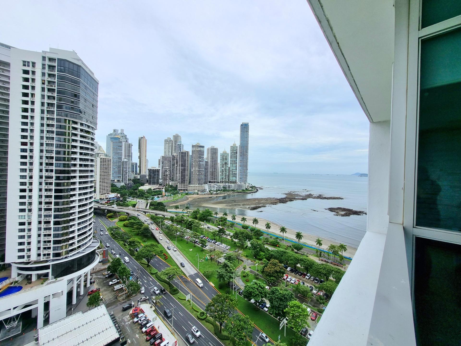 AV. BALBOA, FRENTE AL OCÉANO, ACABADOS DE LUJO, 2 HAB BAYFRONT