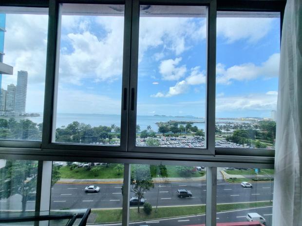 AV. BALBOA, OCEAN FRONT, LARGE AND BRIGHT, 2 BDR, VILLA DEL MAR