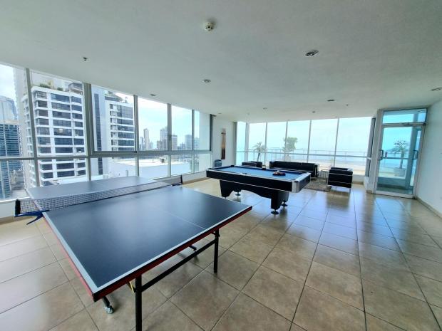AV. BALBOA, OCEAN FRONT, LARGE AND BRIGHT, 2 BDR, VILLA DEL MAR