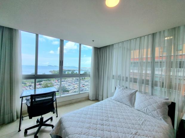 AV. BALBOA, OCEAN FRONT, LARGE AND BRIGHT, 2 BDR, VILLA DEL MAR