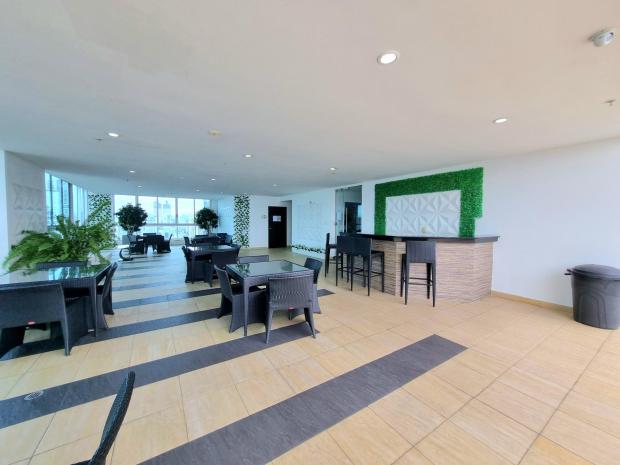 AV. BALBOA, OCEAN FRONT, LARGE AND BRIGHT, 2 BDR, VILLA DEL MAR