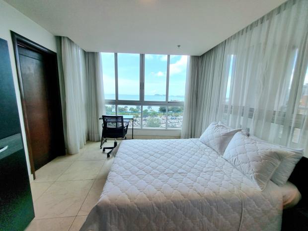 AV. BALBOA, OCEAN FRONT, LARGE AND BRIGHT, 2 BDR, VILLA DEL MAR