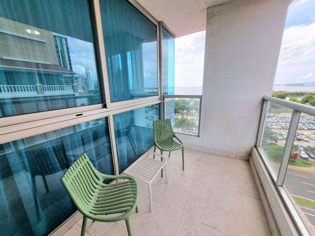 AV. BALBOA, OCEAN FRONT, LARGE AND BRIGHT, 2 BDR, VILLA DEL MAR