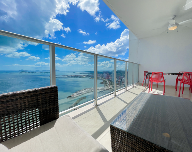 WATERS ON THE BAY - AVENIDA BALBOA - HIGH FLOOR WITH OCEAN VIEW