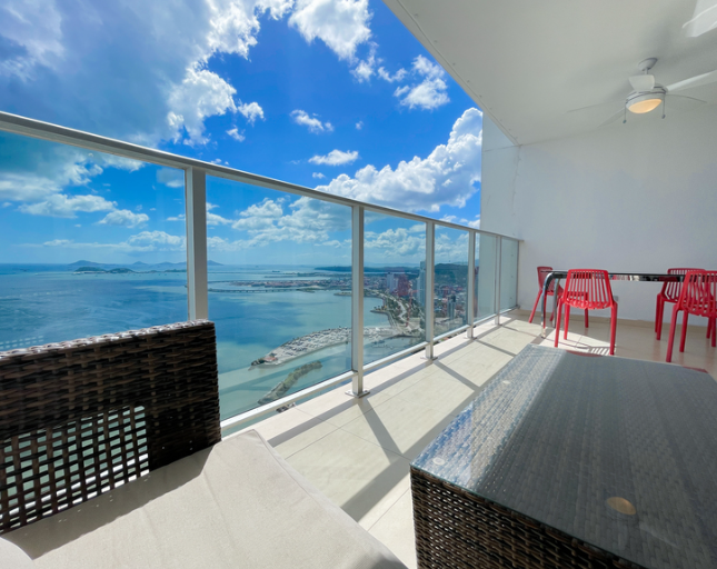 WATERS ON THE BAY - AVENIDA BALBOA - HIGH FLOOR WITH OCEAN VIEW / For Sale