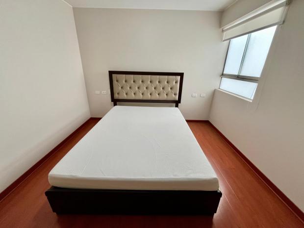 GRAND APPARTEMENT AVEC 3 CHAMBRES ET 2 SALLES DE BAINS À SURQUILLO, LIMA, PÉROU À VENDRE