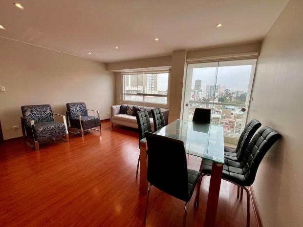 GRAND APPARTEMENT AVEC 3 CHAMBRES ET 2 SALLES DE BAINS À SURQUILLO, LIMA, PÉROU À VENDRE