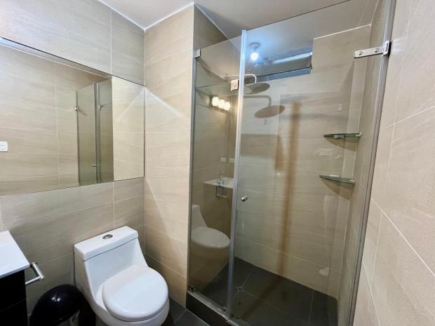 GRAND APPARTEMENT AVEC 3 CHAMBRES ET 2 SALLES DE BAINS À SURQUILLO, LIMA, PÉROU À VENDRE