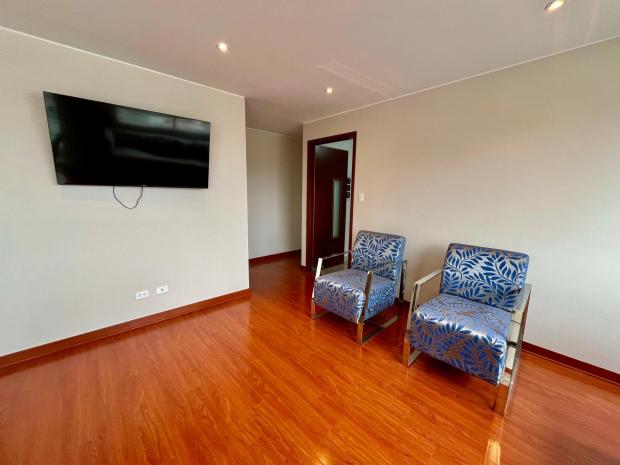 GRAND APPARTEMENT AVEC 3 CHAMBRES ET 2 SALLES DE BAINS À SURQUILLO, LIMA, PÉROU À VENDRE