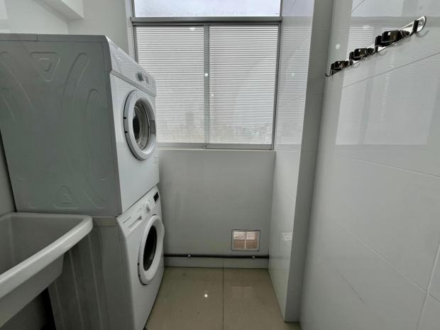 GRAND APPARTEMENT AVEC 3 CHAMBRES ET 2 SALLES DE BAINS À SURQUILLO, LIMA, PÉROU À VENDRE