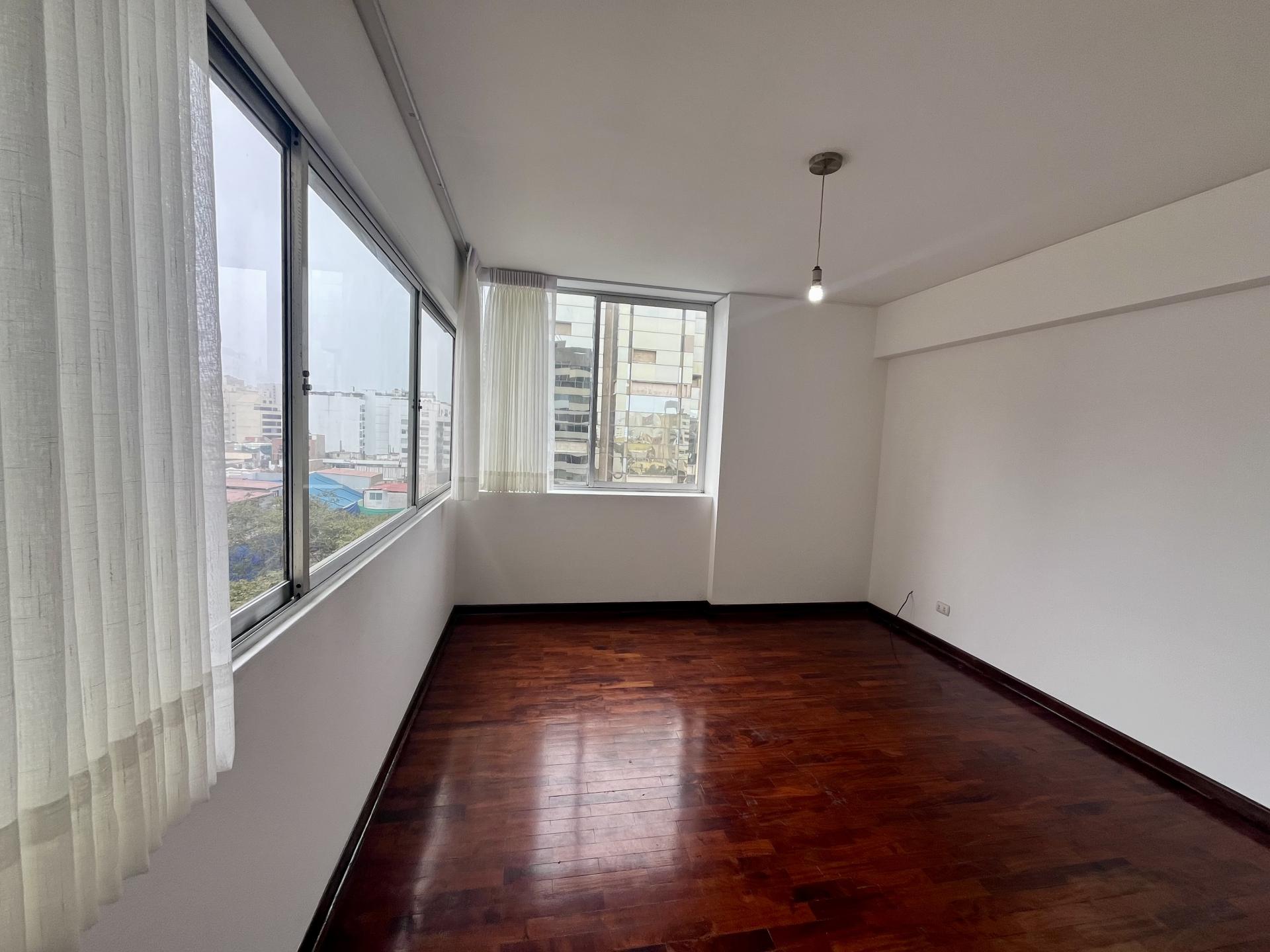 SPACIOUS UNFURNISHED APARTMENT IN MIRAFLORES 2 BEDROOMS 2 BATHS HIGH FLOOR