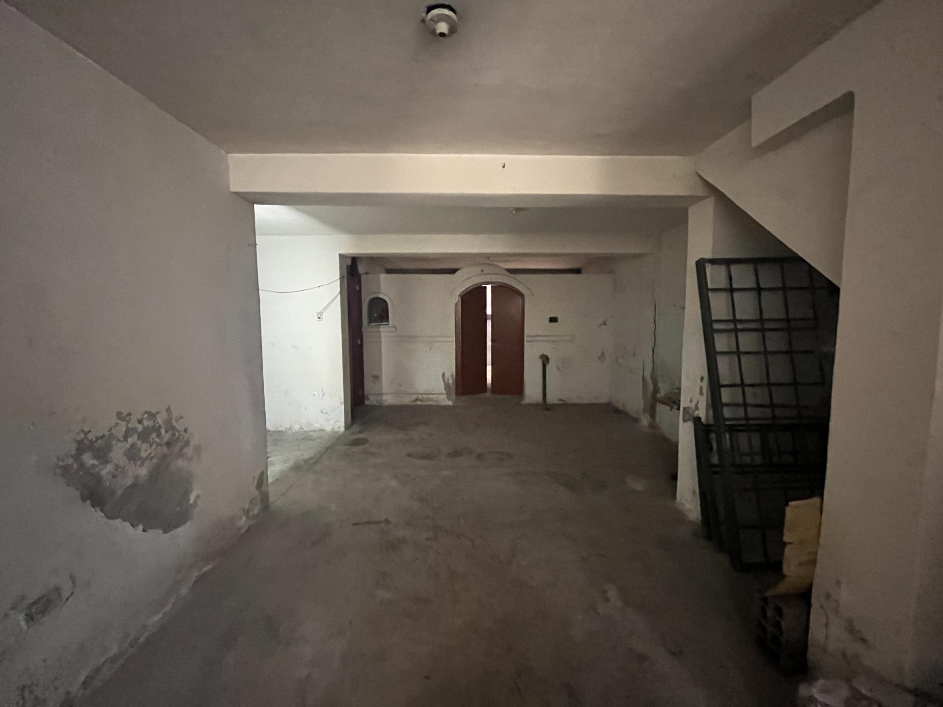 CASA CON 7HABITACIONES 3BAÑOS SIN AMUEBLAR EN SAN JUAN LURIGANCHO EN VENTA