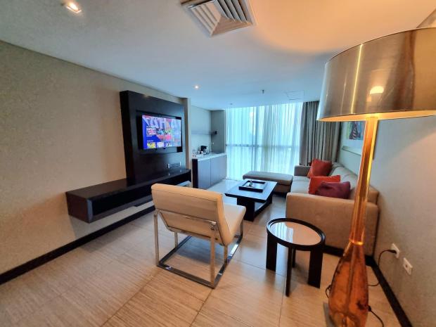 FANTASTIC SUITE ROOM WITH CITY VIEW AT MEGAPOLIS HOTEL