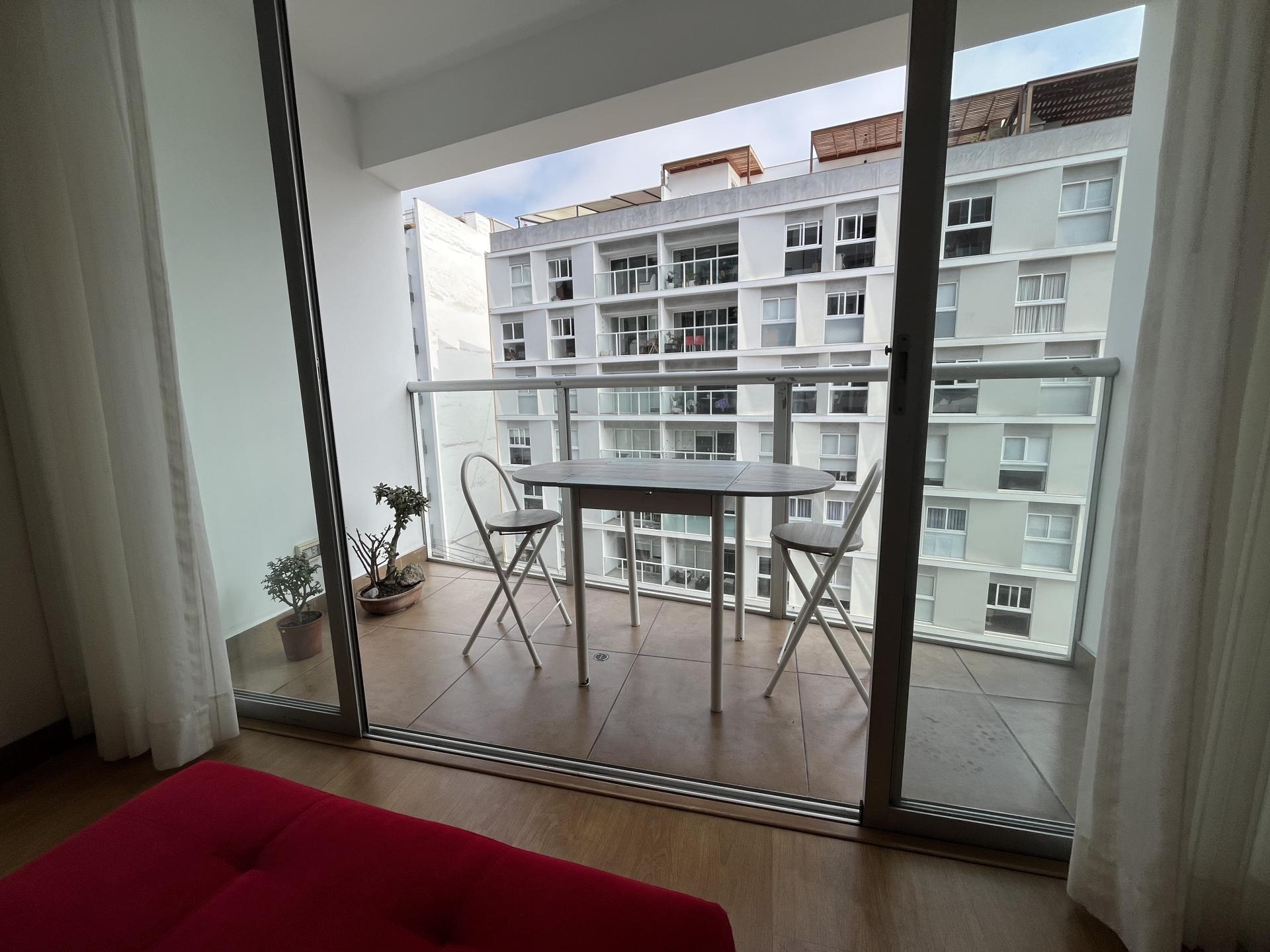 GREAT LOCATION APARTMENT WITH 2BED 2BATHS IN MIRAFLORES WITH BALCONY