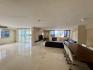Vista del Este, in front of Urraca Park, 2 BDR, spacious and bright.