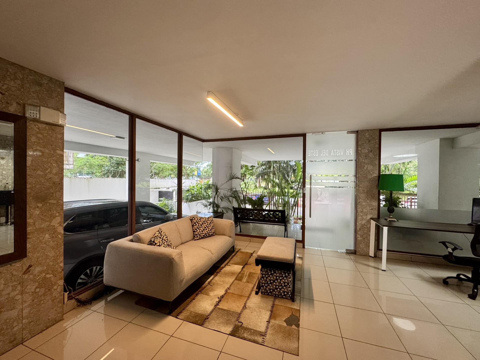 Vista del Este, in front of Urraca Park, 2 BDR, spacious and bright.