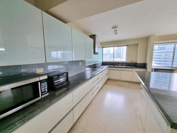 PANAMA CITY IN FRONT OF URRACA PARK GREAT LOCATION VISTA DEL ESTE 2 BDR