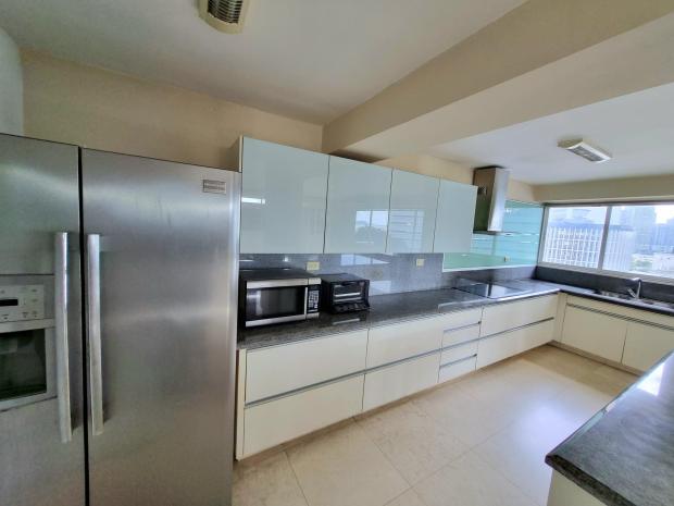 PANAMA CITY IN FRONT OF URRACA PARK GREAT LOCATION VISTA DEL ESTE 2 BDR