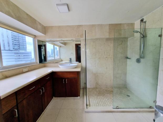 PANAMA CITY IN FRONT OF URRACA PARK GREAT LOCATION VISTA DEL ESTE 2 BDR