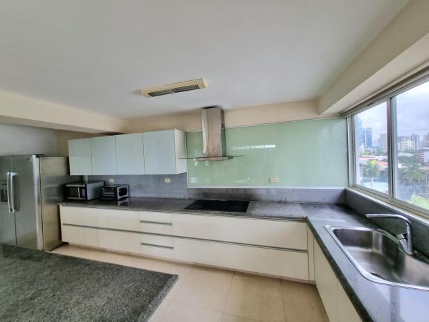 PANAMA CITY IN FRONT OF URRACA PARK GREAT LOCATION VISTA DEL ESTE 2 BDR
