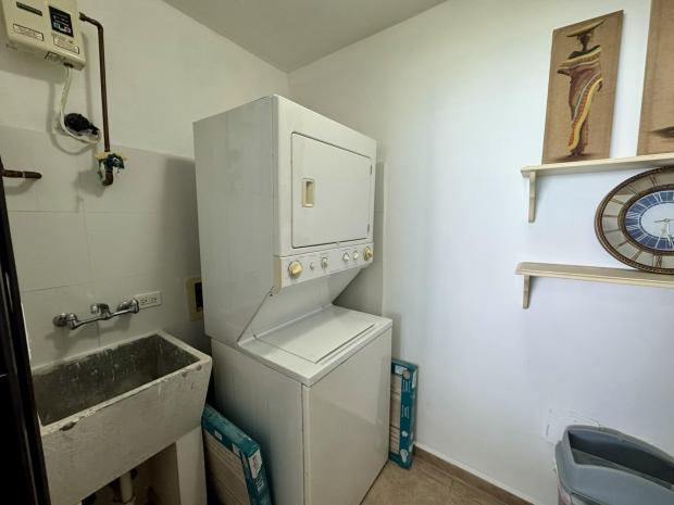 Elegant apartment for sale on Balboa Avenue. Bayfront. 1 BDR; 1.5 baths.
