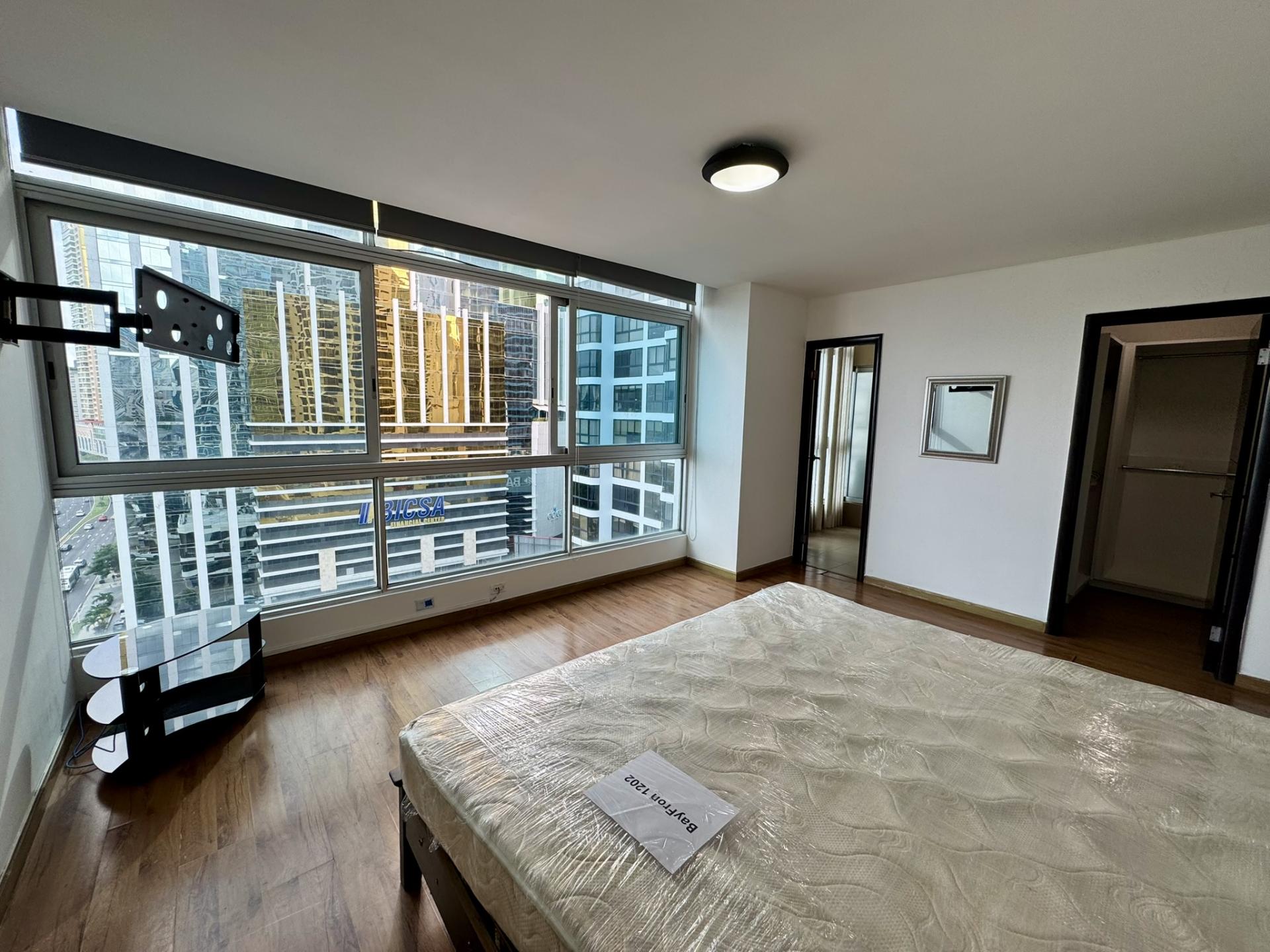 Elegante apartamento en venta en Bayfront en Av. Balboa 1 HAB; 1.5 baños