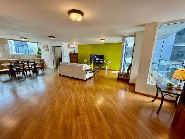 Oceanfront Penthouse at La Gaviota Avenida Balboa Panama
