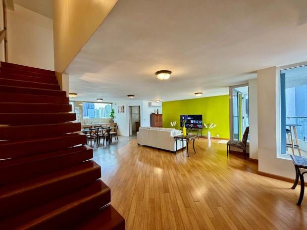 Oceanfront Penthouse at La Gaviota Avenida Balboa Panama