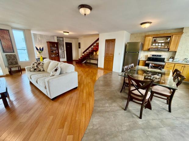 Oceanfront Penthouse at La Gaviota Avenida Balboa Panama
