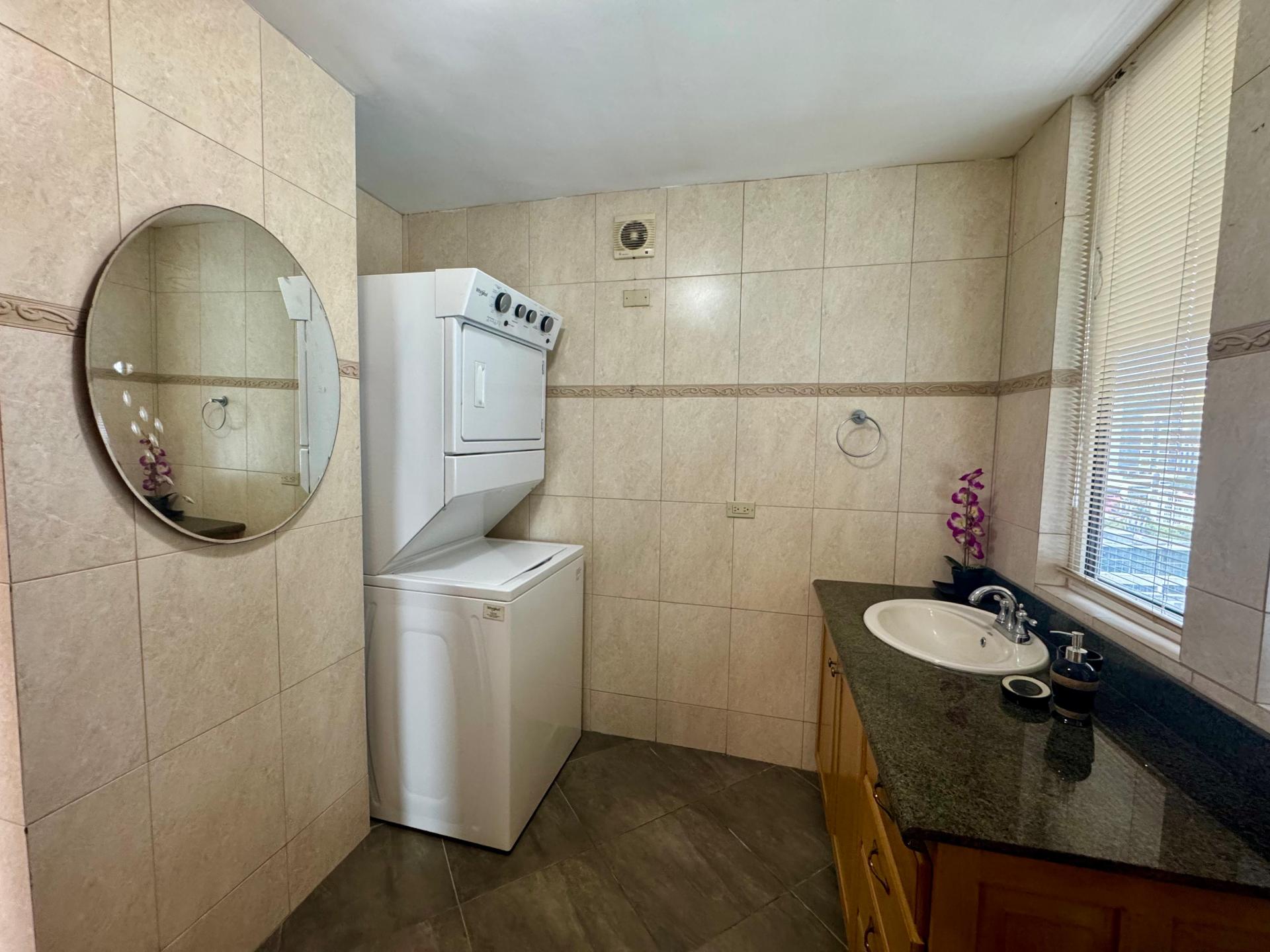 Balboa Ave. 2Bed - 3bath