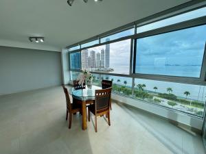 AV.%20BALBOA%2C%20BAYFRONT%20TOWER%2C%201%20HABITACI%C3%93N%2C%20VISTA%20AL%20MAR%2C%20DISE%C3%91O%20ELEGANTE