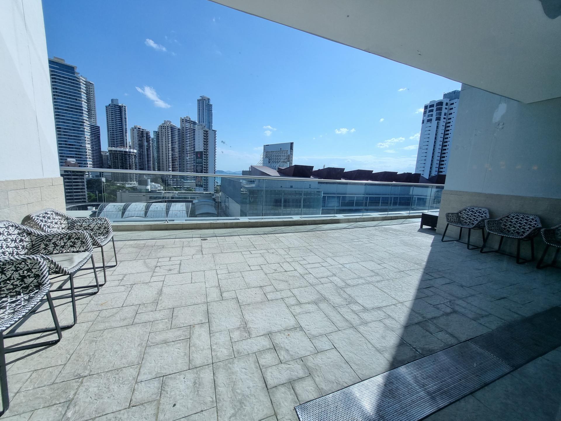 EN VENTA LUJOSA HABITACIÓN HOTELERA CON VISTA A LA CIUDAD