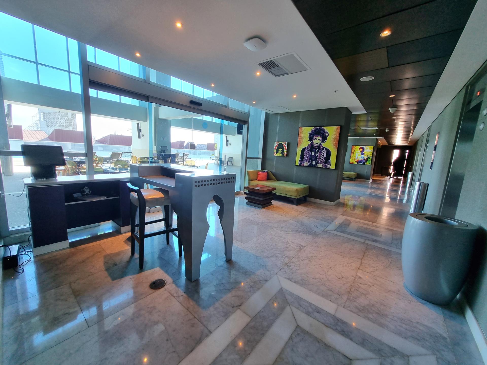 EN VENTA LUJOSA HABITACIÓN HOTELERA CON VISTA A LA CIUDAD