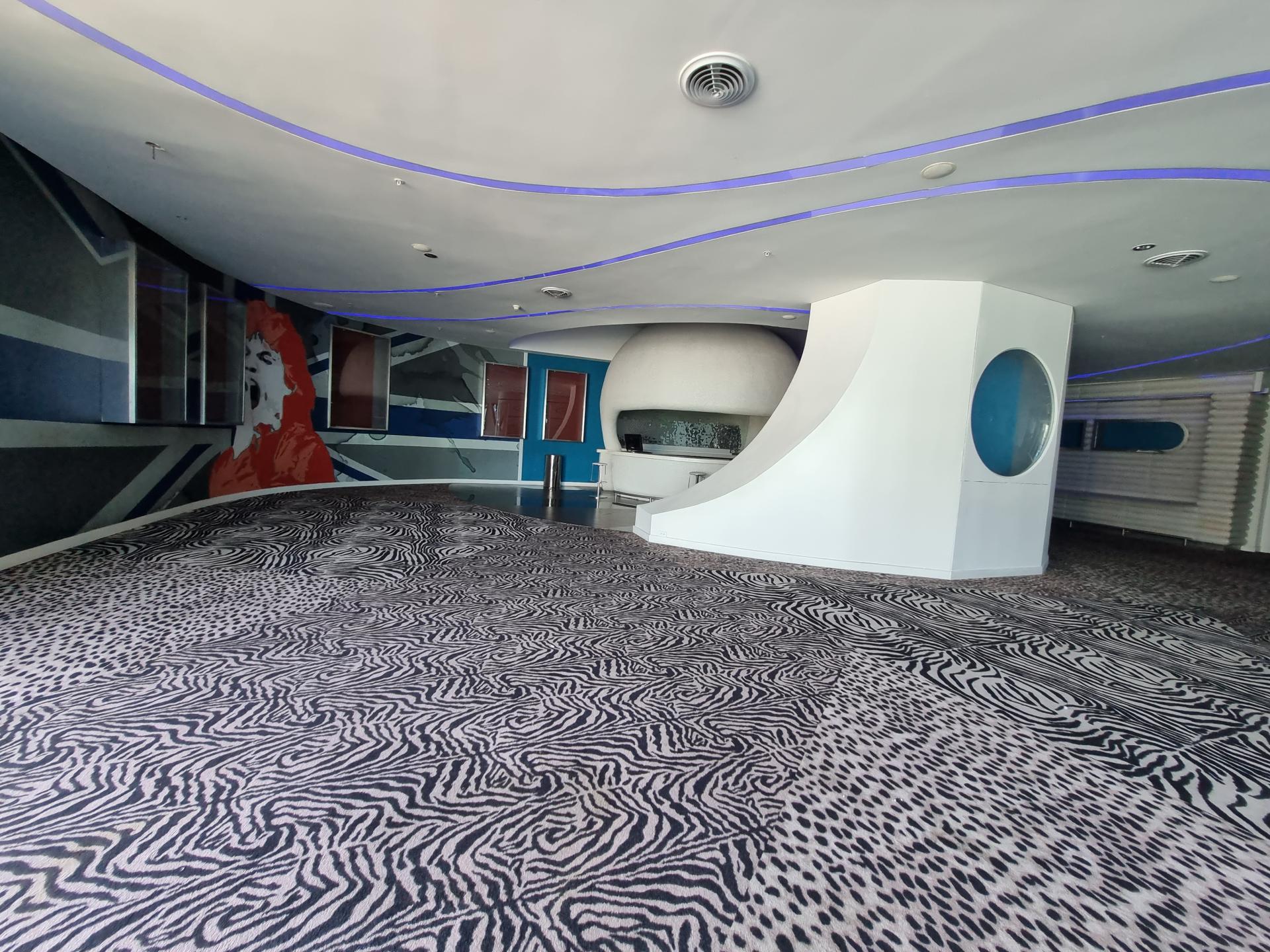 EN VENTA LUJOSA HABITACIÓN HOTELERA CON VISTA A LA CIUDAD