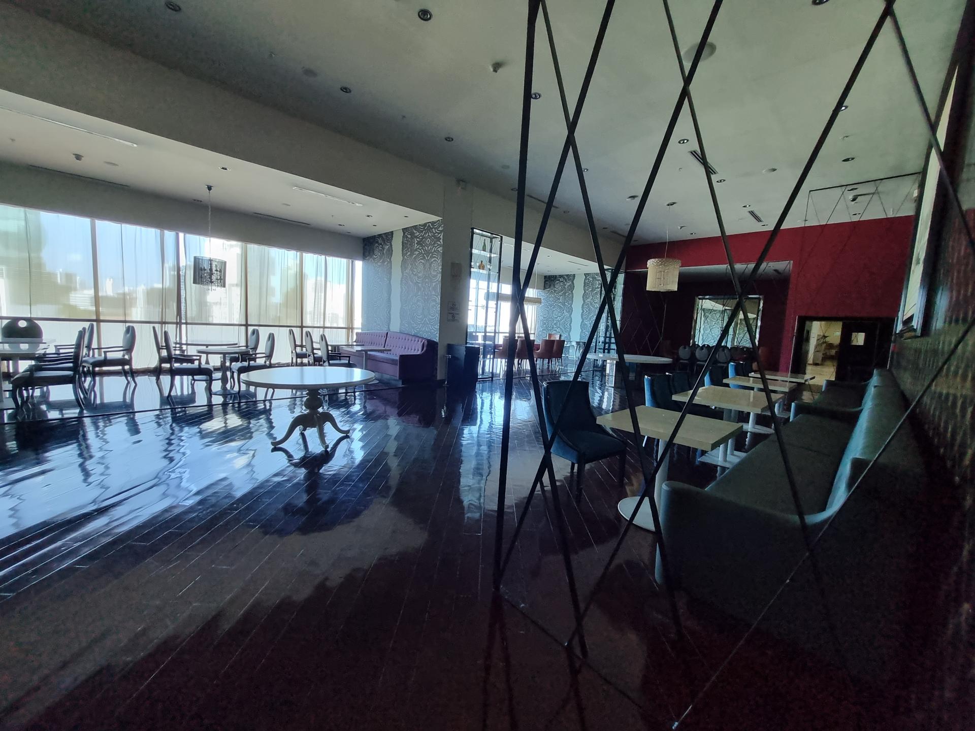 EN VENTA LUJOSA HABITACIÓN HOTELERA CON VISTA A LA CIUDAD