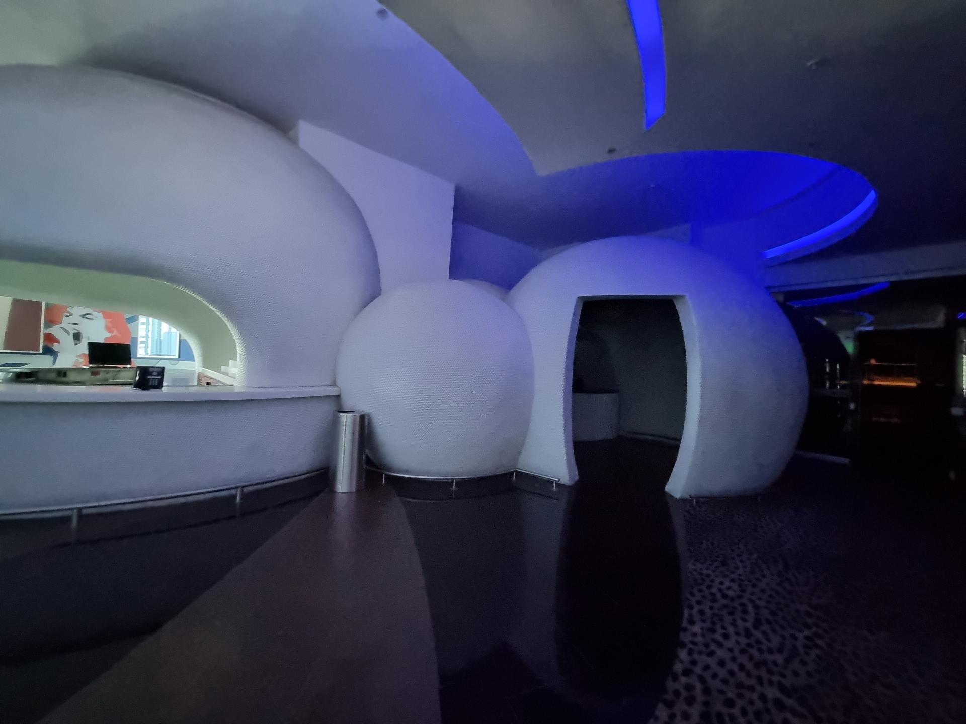 EN VENTA LUJOSA HABITACIÓN HOTELERA CON VISTA A LA CIUDAD