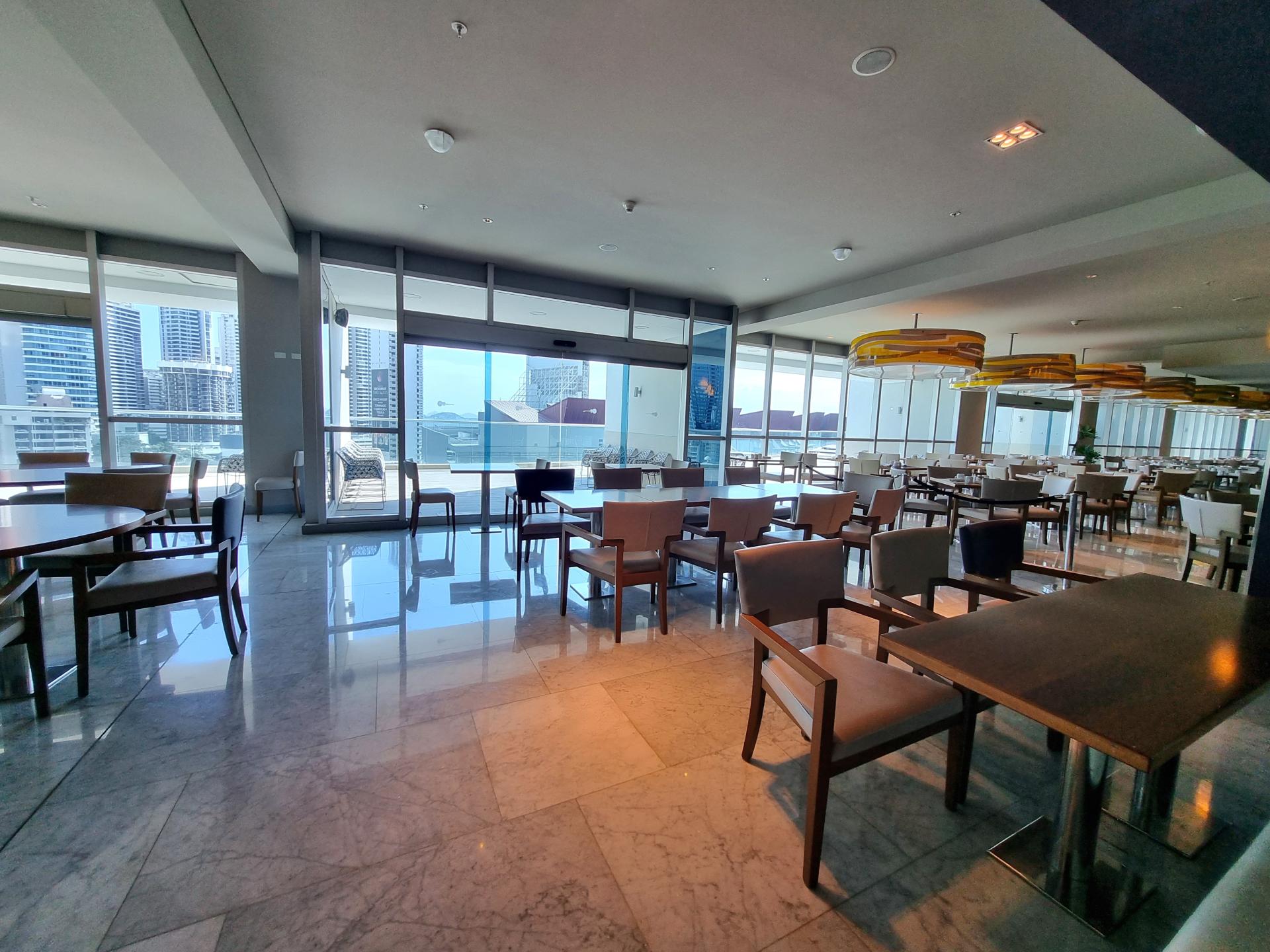 EN VENTA LUJOSA HABITACIÓN HOTELERA CON VISTA A LA CIUDAD