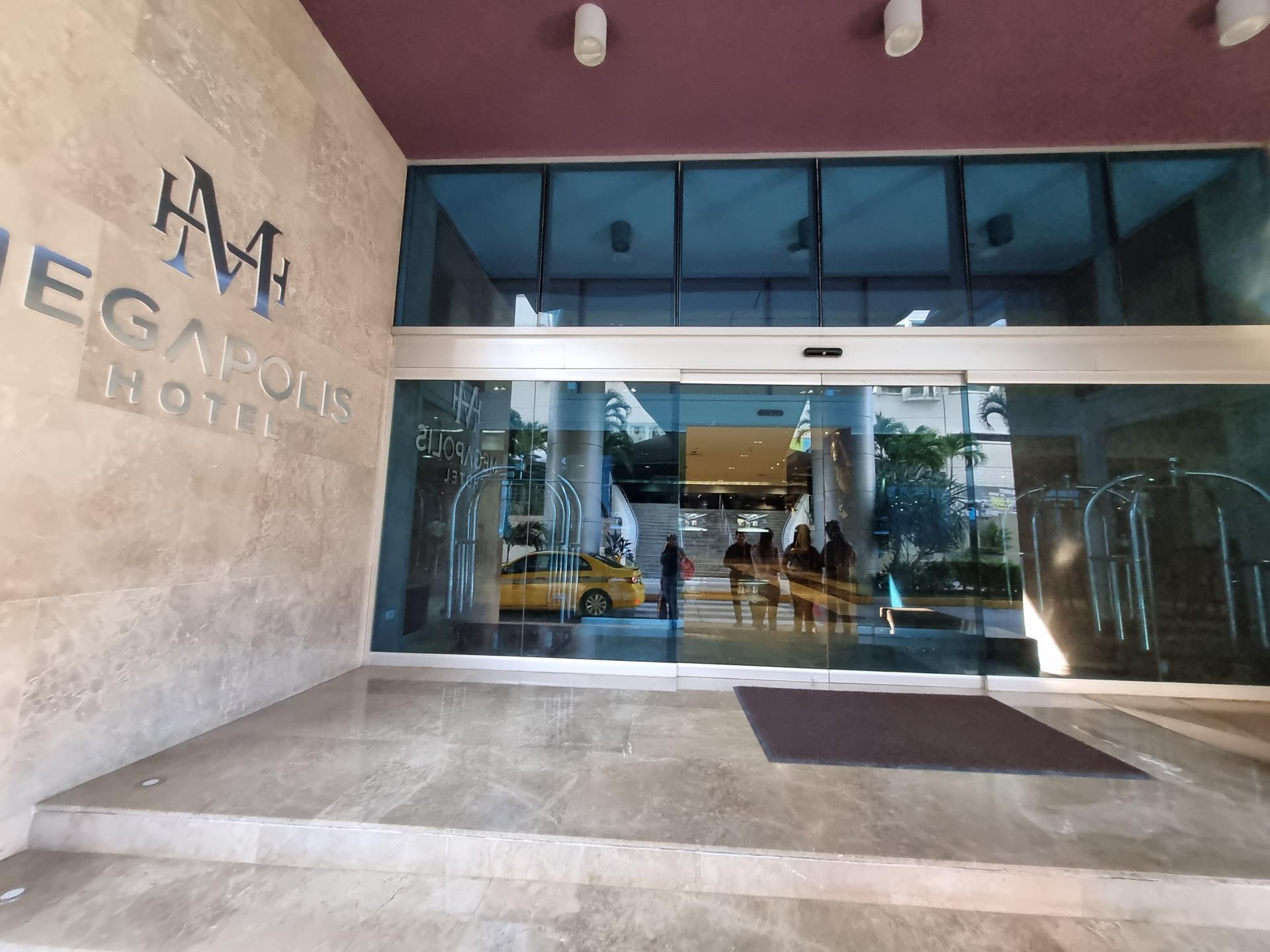 EN VENTA LUJOSA HABITACIÓN HOTELERA CON VISTA A LA CIUDAD