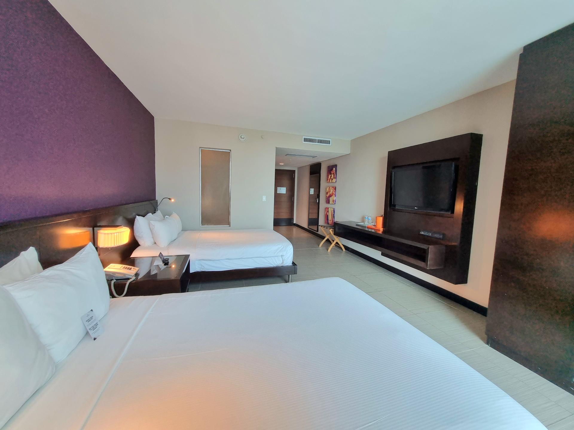 EN VENTA LUJOSA HABITACIÓN HOTELERA CON VISTA A LA CIUDAD