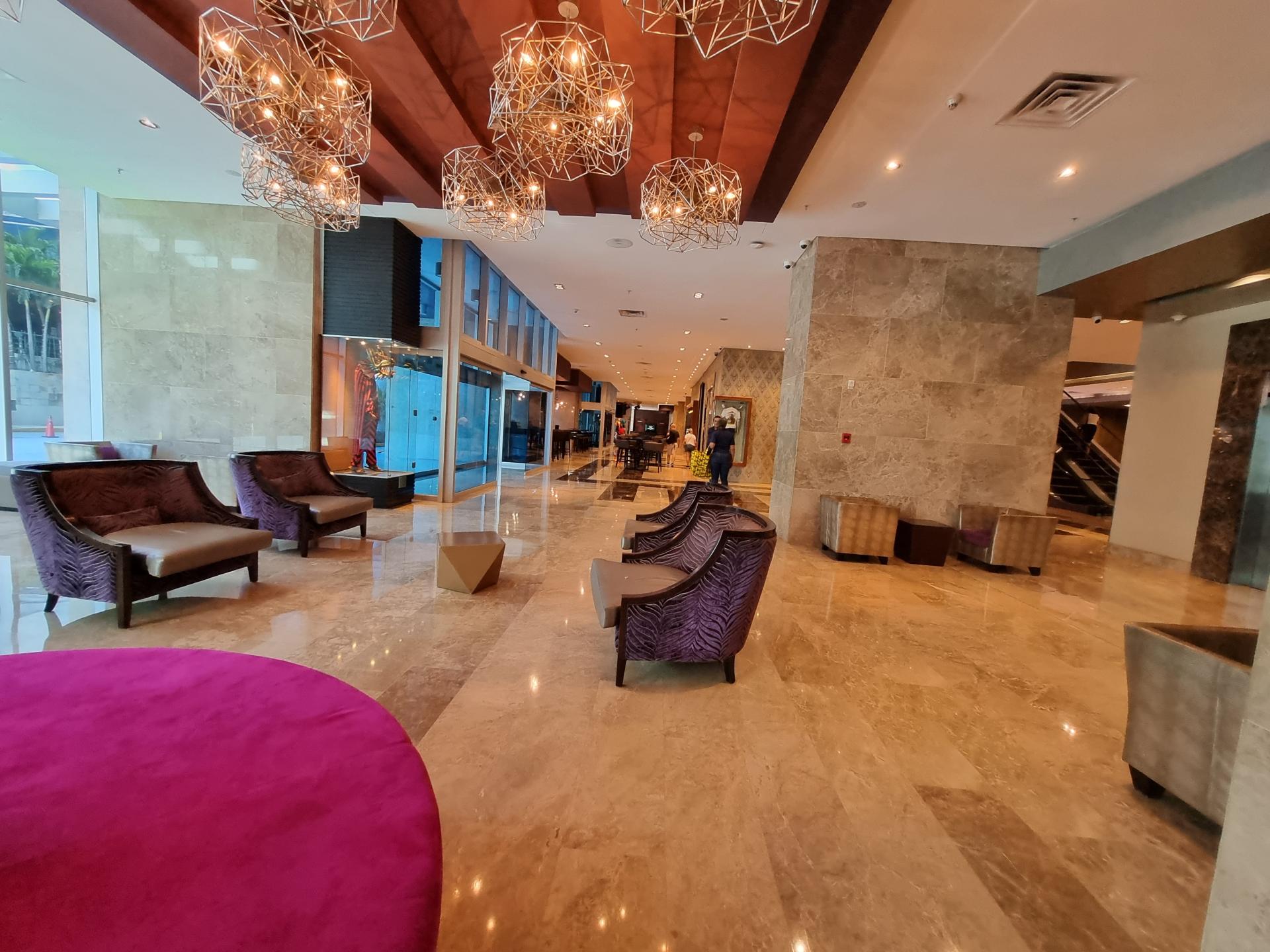 EN VENTA LUJOSA HABITACIÓN HOTELERA CON VISTA A LA CIUDAD