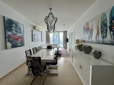 Appartement%20spectaculaire%20%C3%A0%20White%20Tower%2C%20situ%C3%A9%20au%20c%C5%93ur%20de%20Balboa%20Avenue.