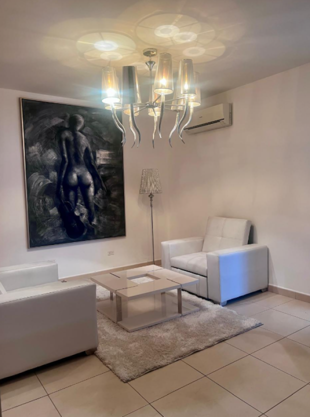 Appartement spectaculaire à White Tower, situé au cœur de Balboa Avenue.