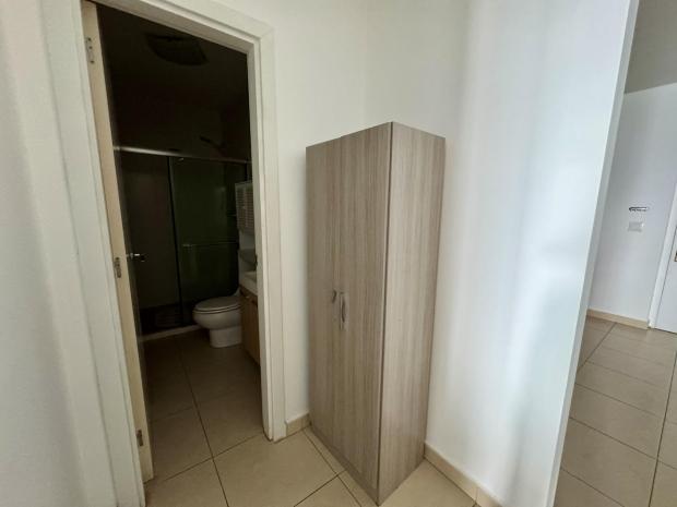 Appartement spectaculaire à White Tower, situé au cœur de Balboa Avenue.