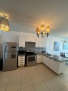 Appartement spectaculaire à White Tower, situé au cœur de Balboa Avenue.
